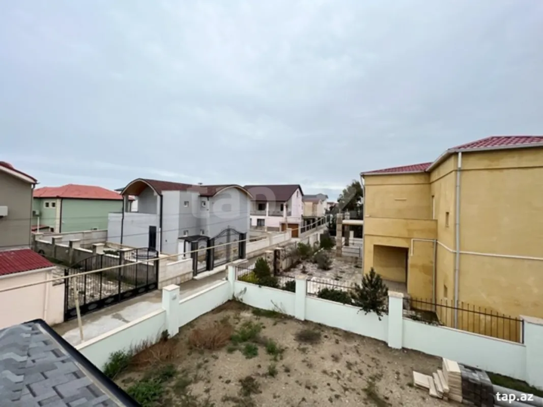 Satılır 5 otaqlı həyət evi