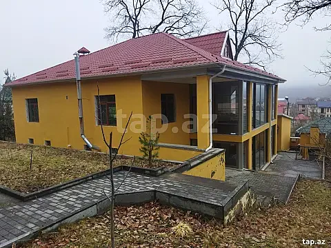 Satılır 12 otaqlı həyət evi 400 m² — Qusar 12 otaq 400.00 m²