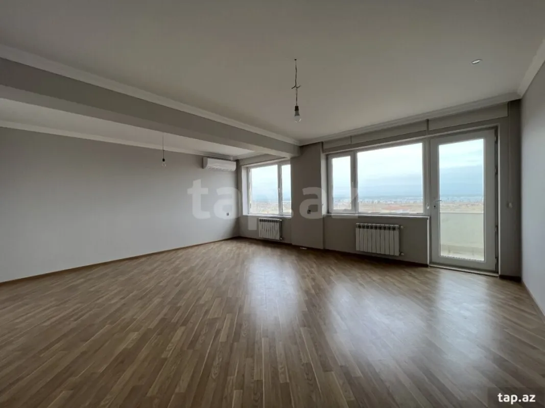 Satılır 5 otaqlı həyət evi