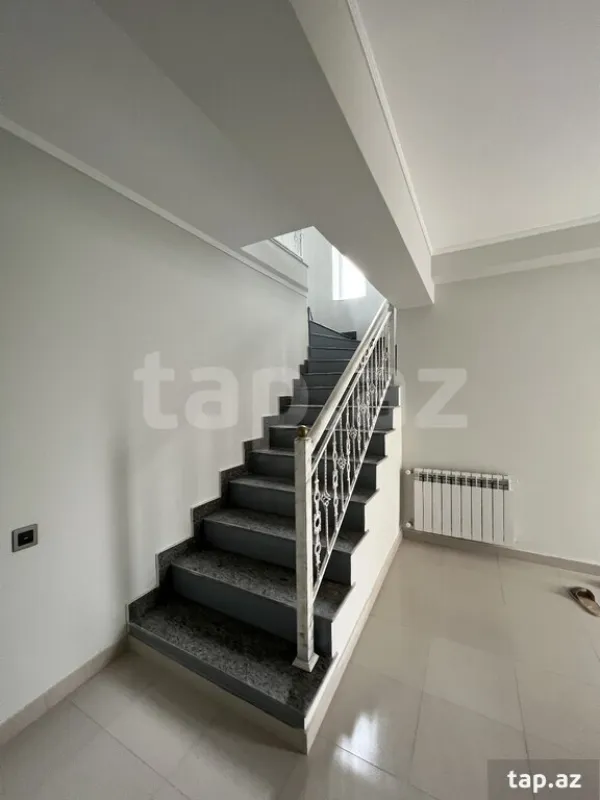 Satılır 5 otaqlı həyət evi