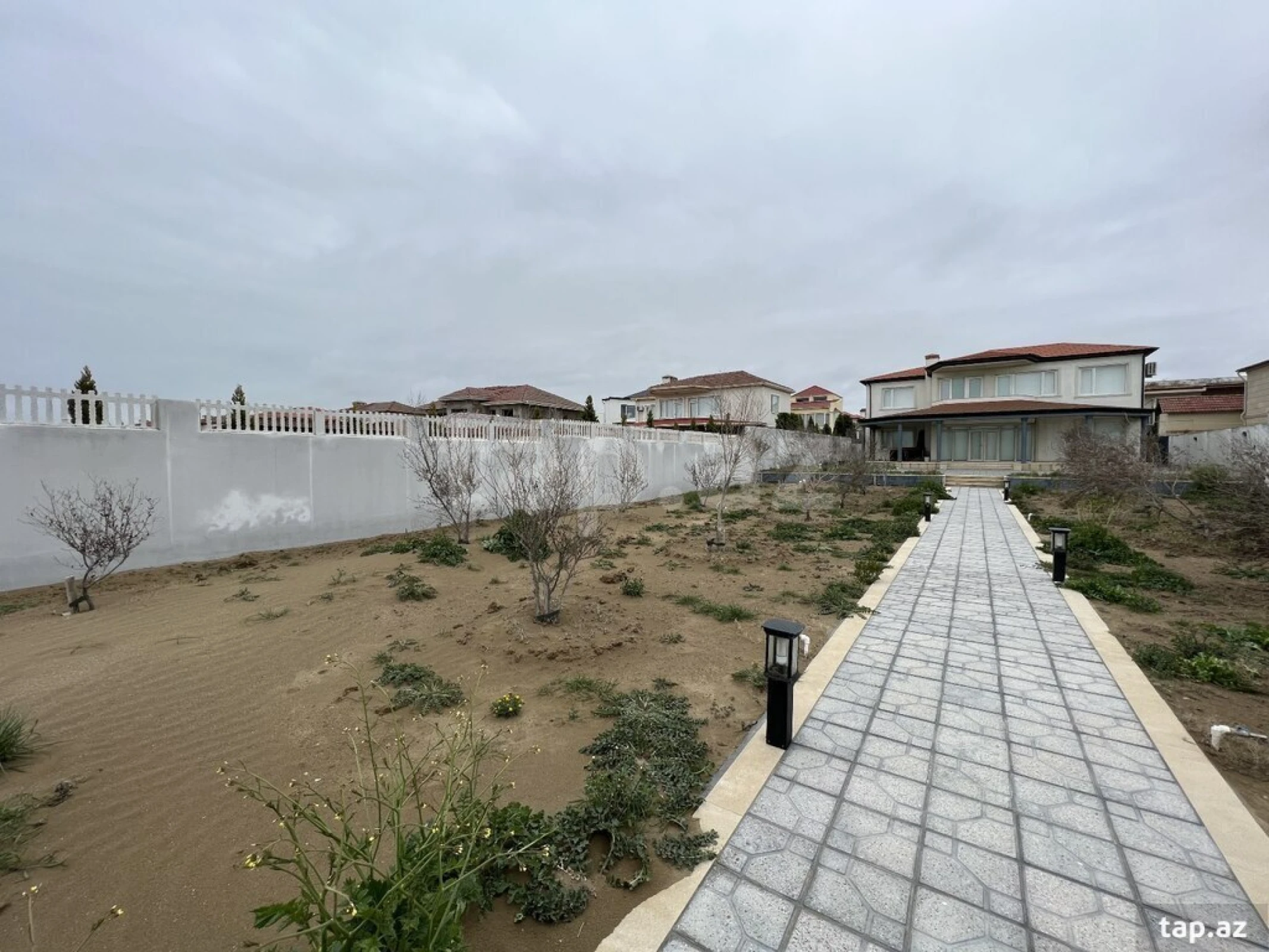 Satılır 5 otaqlı həyət evi