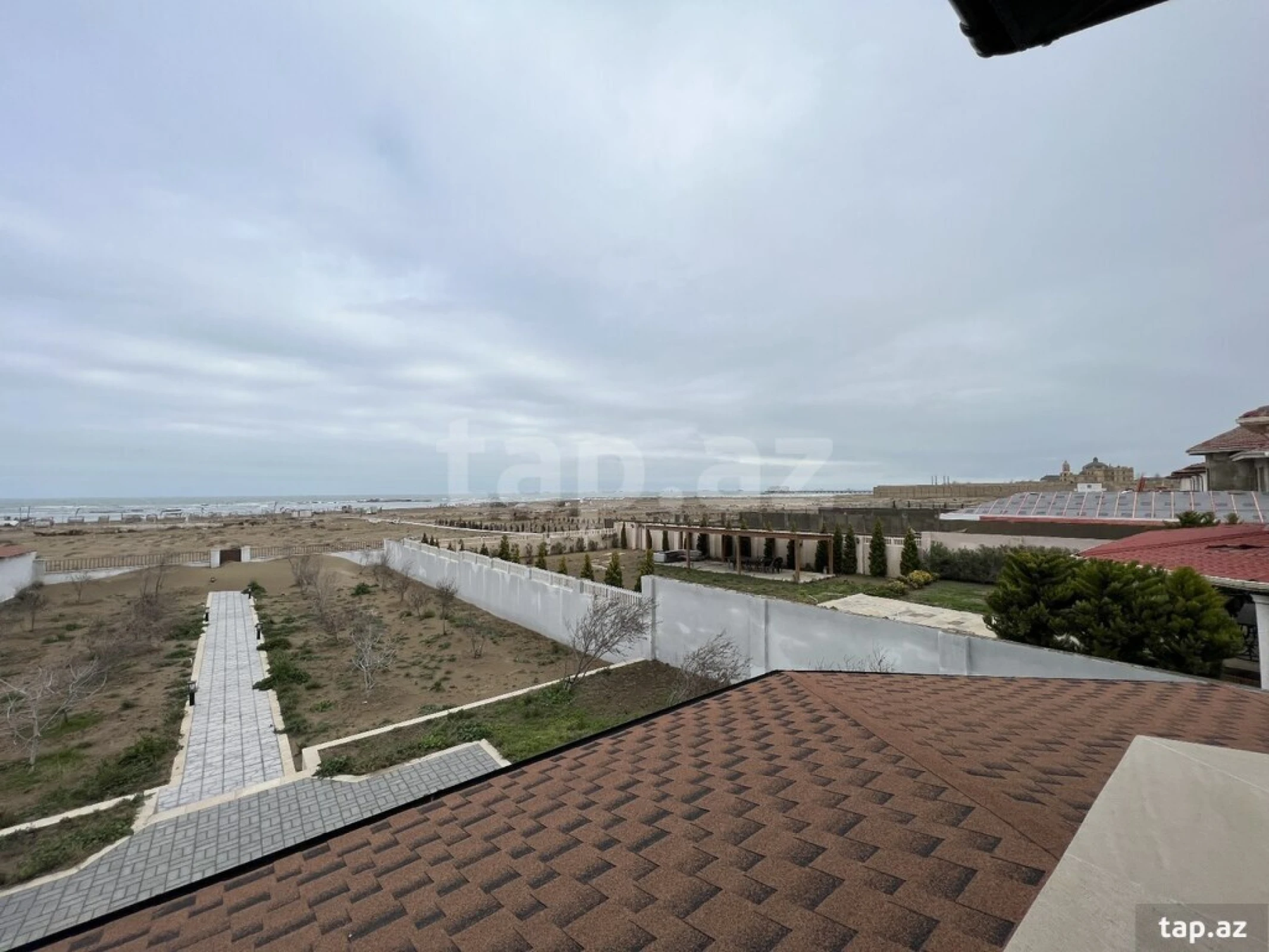 Satılır 5 otaqlı həyət evi