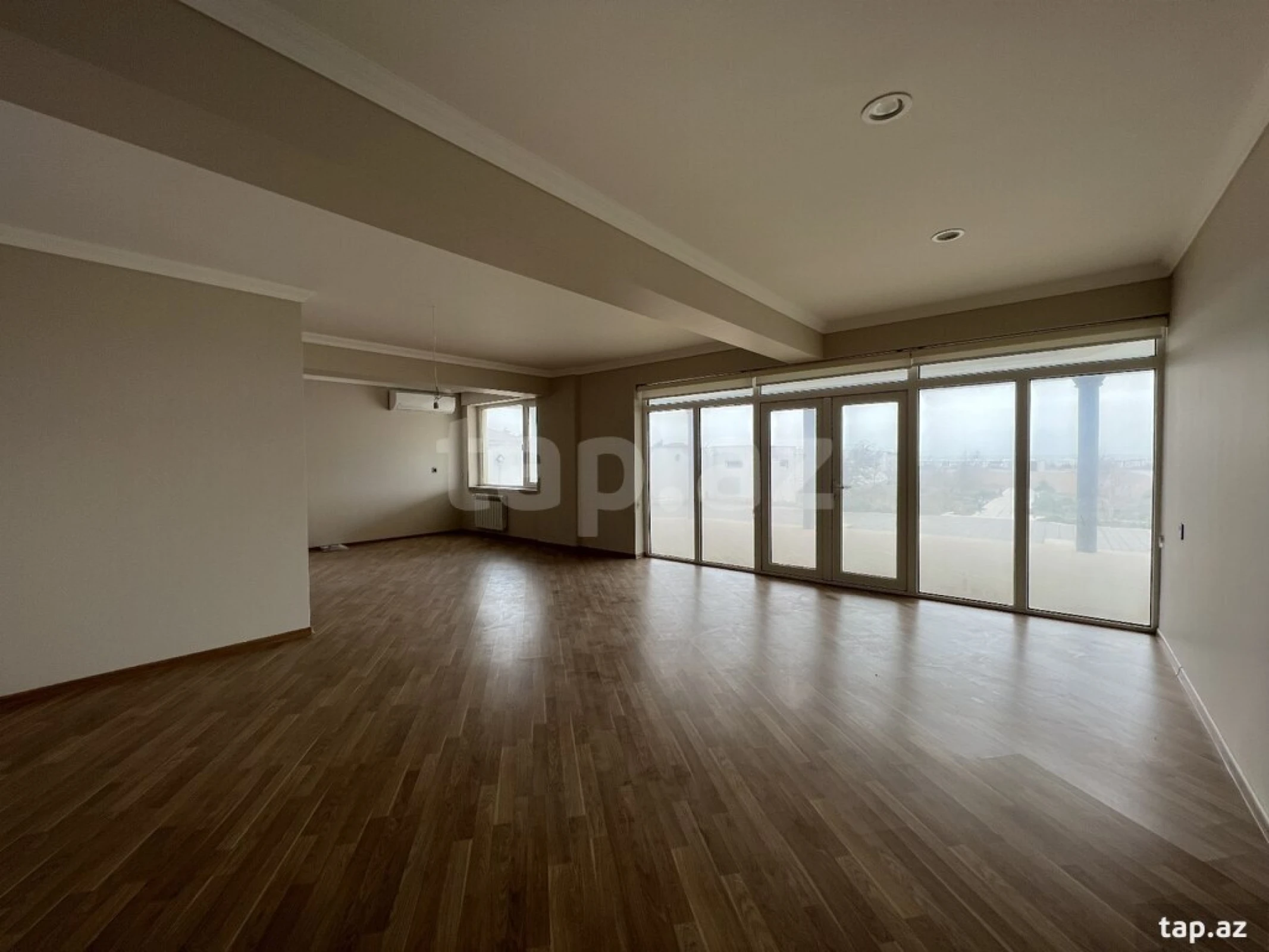 Satılır 5 otaqlı həyət evi