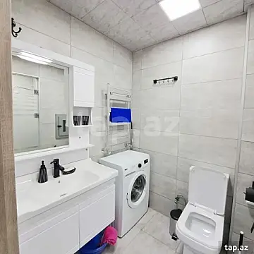 Kirayə verilir 2 otaqlı yeni tikili 70 m²