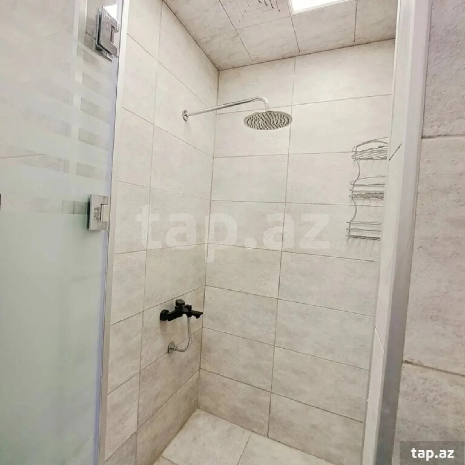 Kirayə verilir 2 otaqlı yeni tikili 70 m²