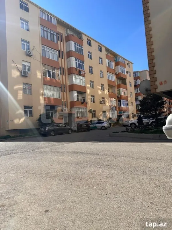 Satılır 3 otaqlı yeni tikili 83 m²