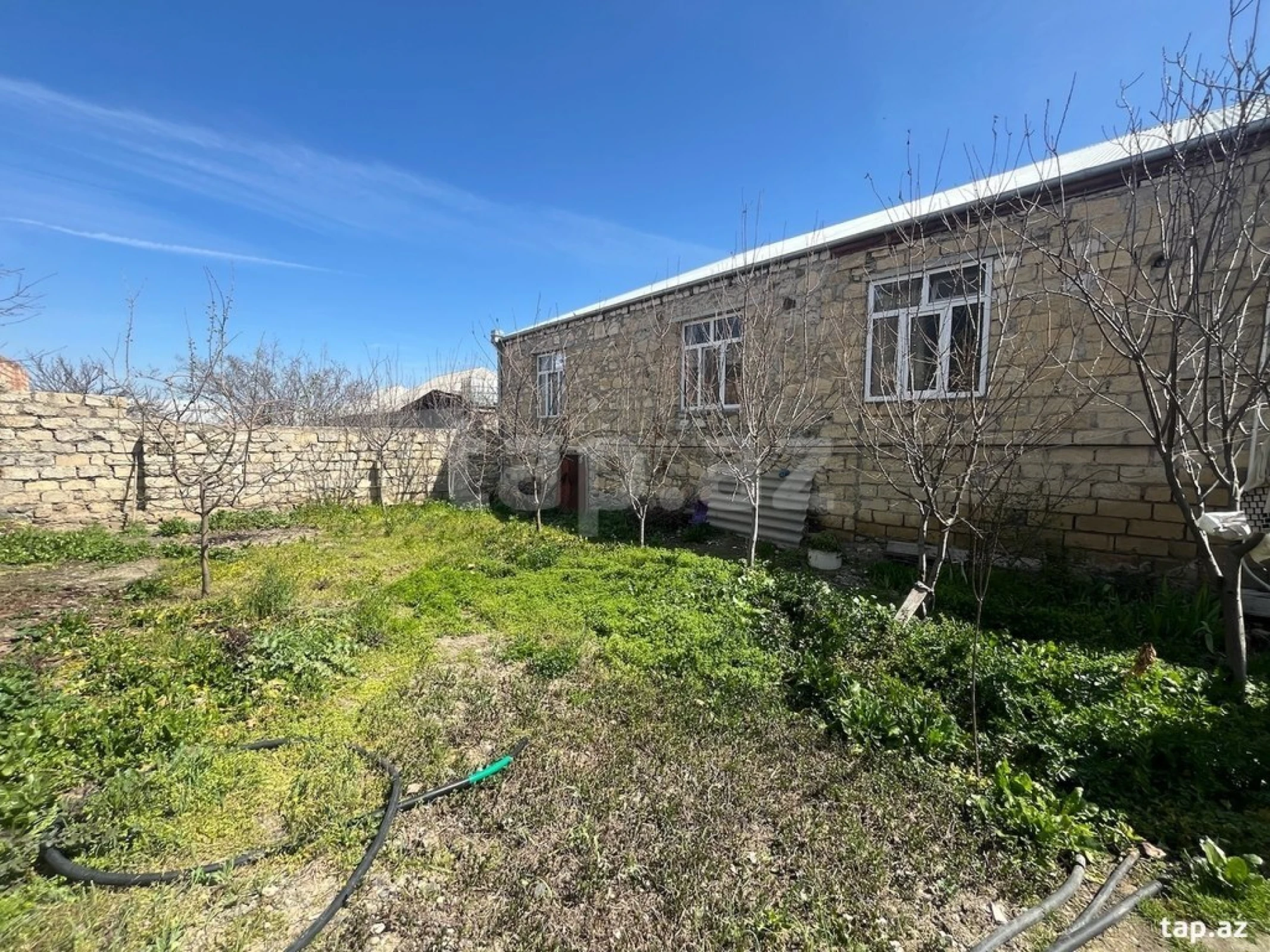 Satılır 4 otaqlı həyət evi