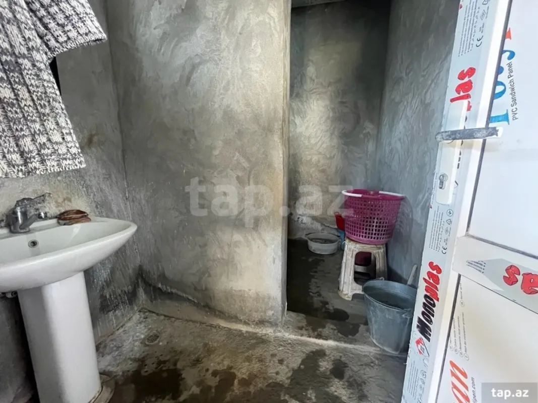 Satılır 4 otaqlı həyət evi