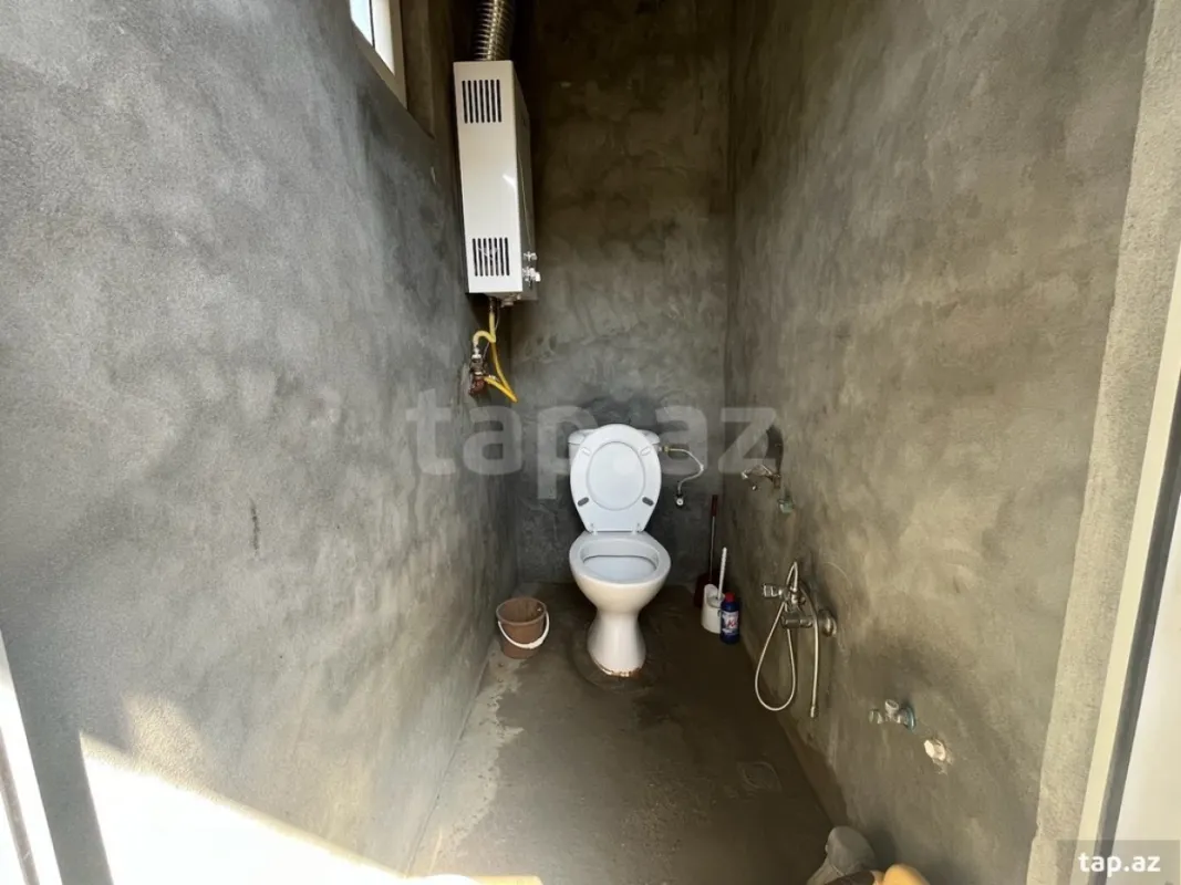 Satılır 4 otaqlı həyət evi