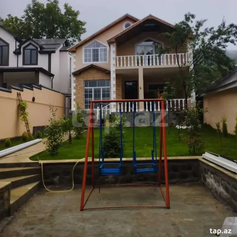 Kirayə verilir 6 otaqlı həyət evi 150 m²