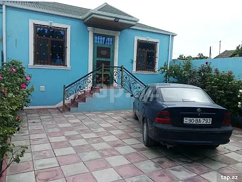 Satılır 3 otaqlı həyət evi