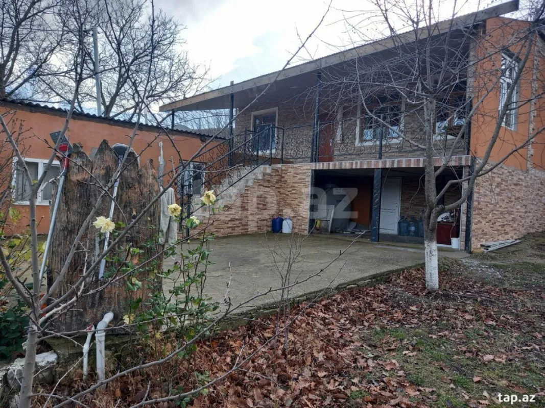 Satılır 3 otaqlı həyət evi