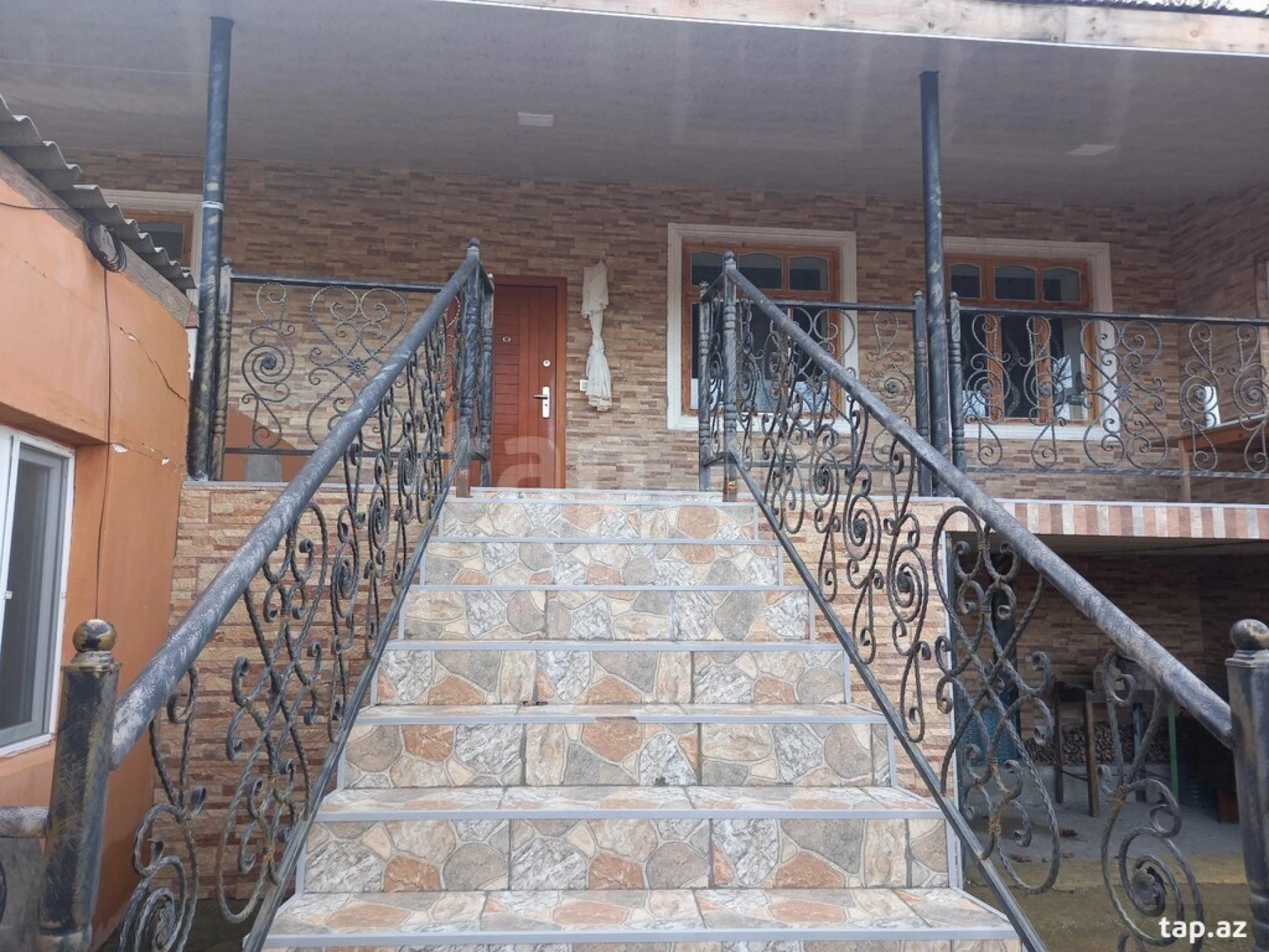 Satılır 3 otaqlı həyət evi