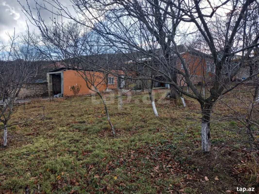 Satılır 3 otaqlı həyət evi