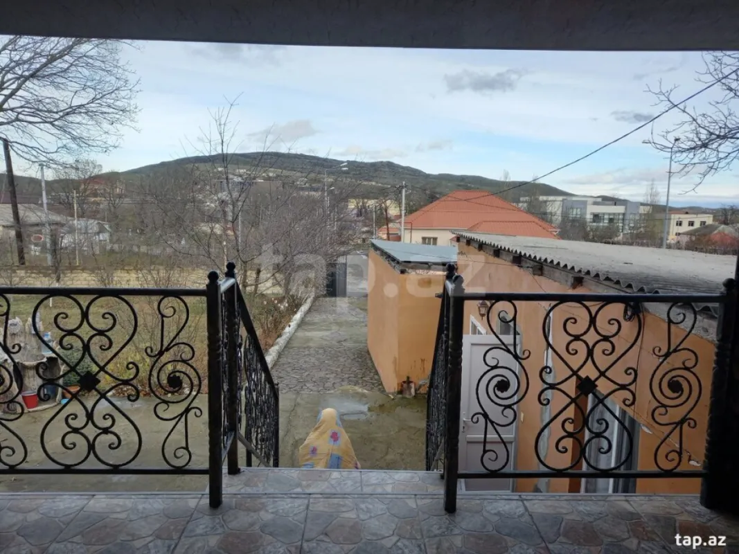 Satılır 3 otaqlı həyət evi