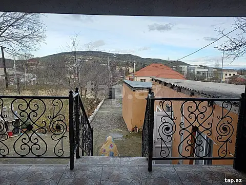 Satılır 3 otaqlı həyət evi