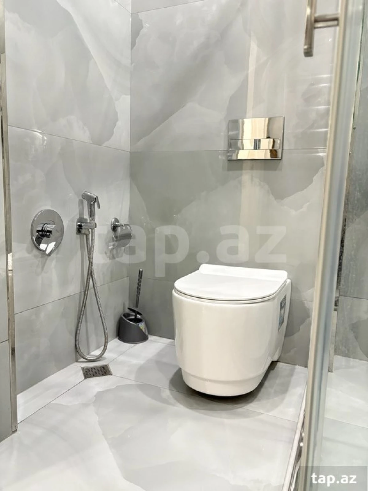 Kirayə verilir 3 otaqlı yeni tikili 96 m²