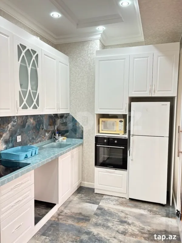 Kirayə verilir 3 otaqlı yeni tikili 96 m²