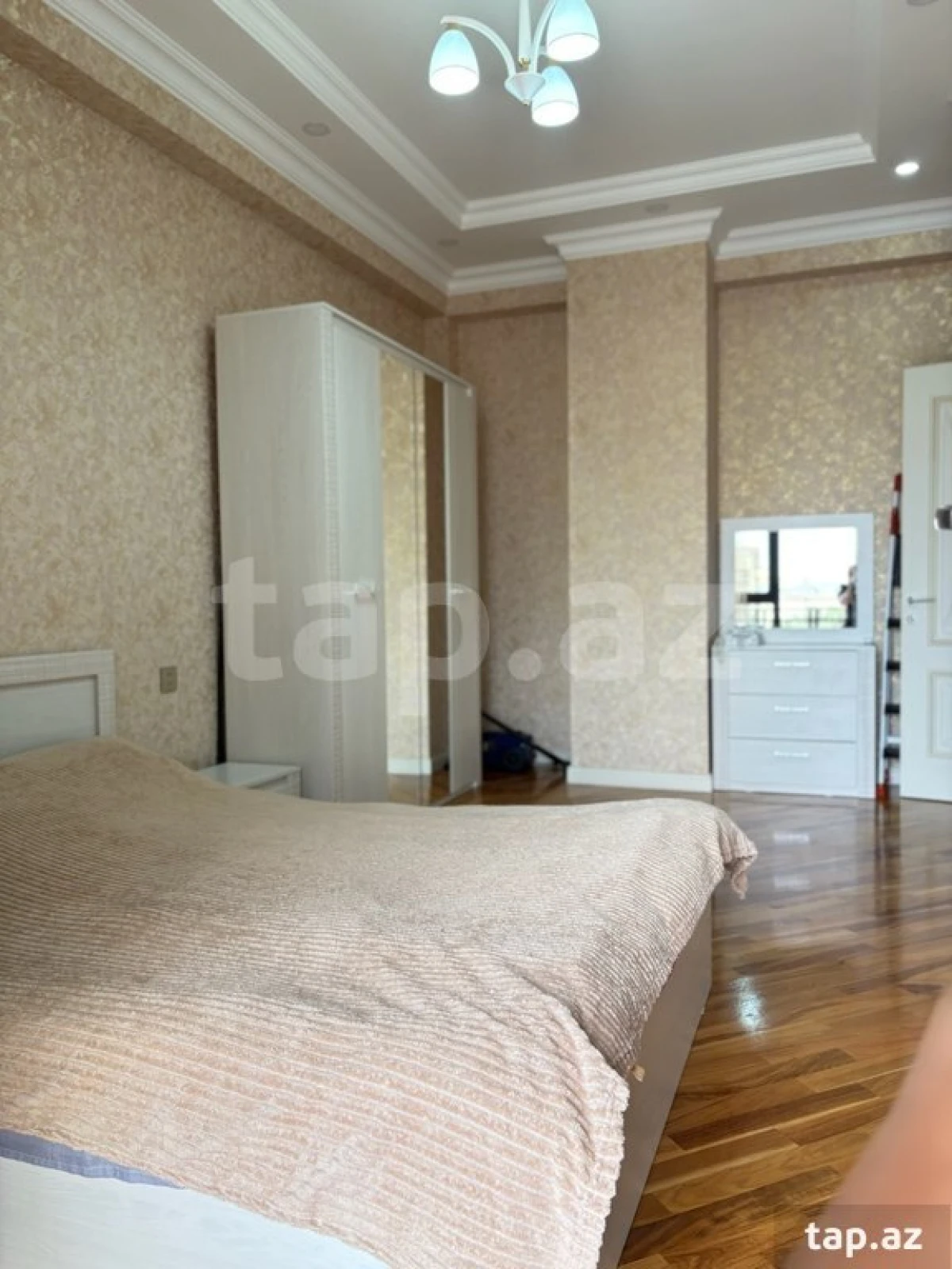 Kirayə verilir 3 otaqlı yeni tikili 96 m²