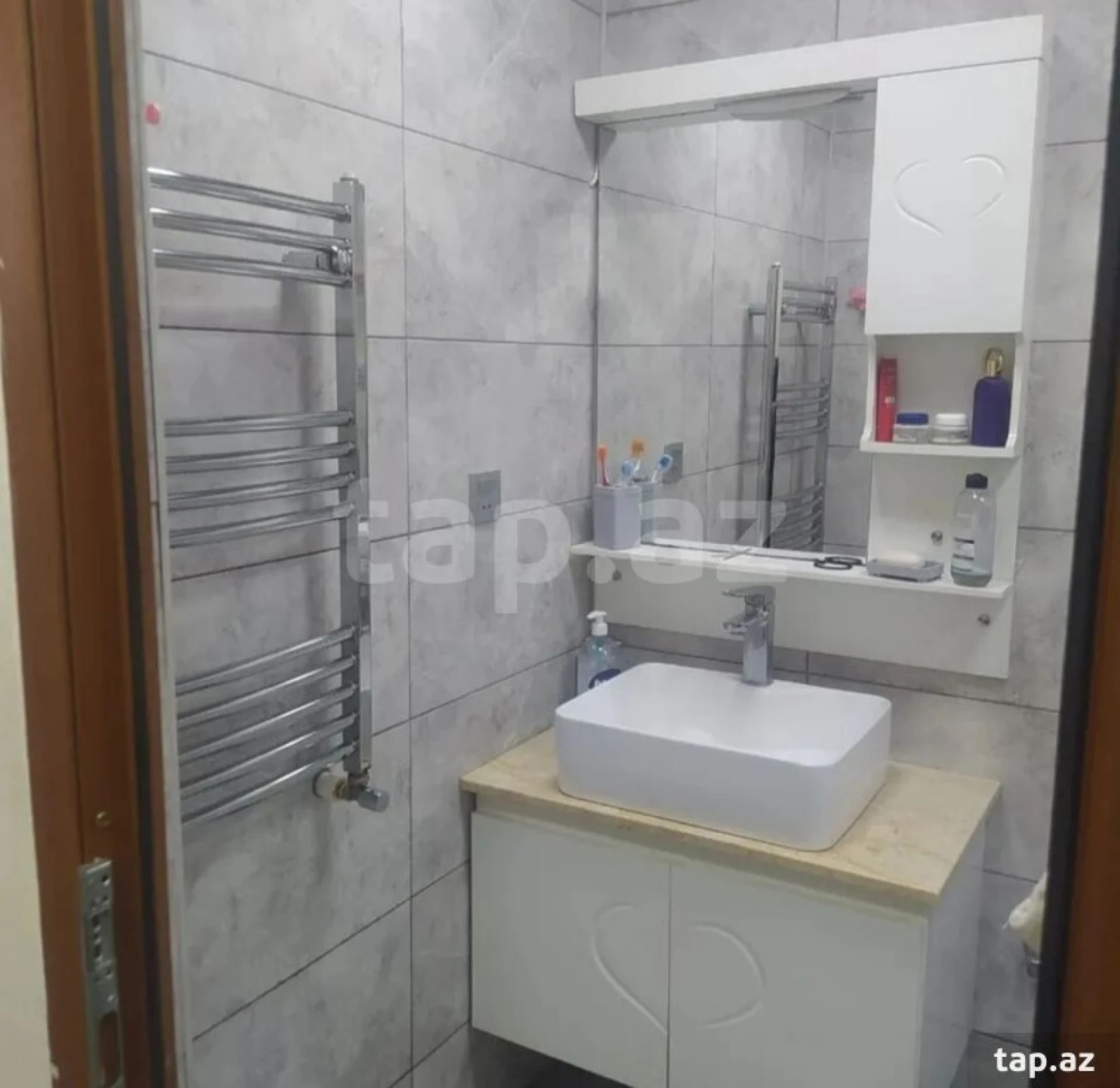 Kirayə verilir 2 otaqlı yeni tikili 70 m²