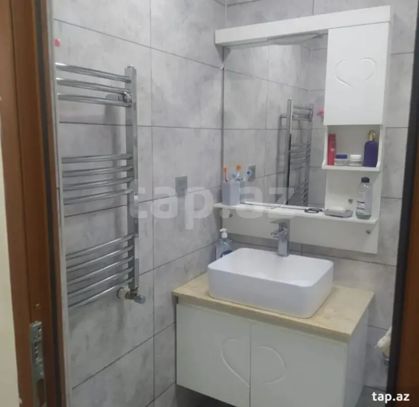 Kirayə verilir 2 otaqlı yeni tikili 70 m²