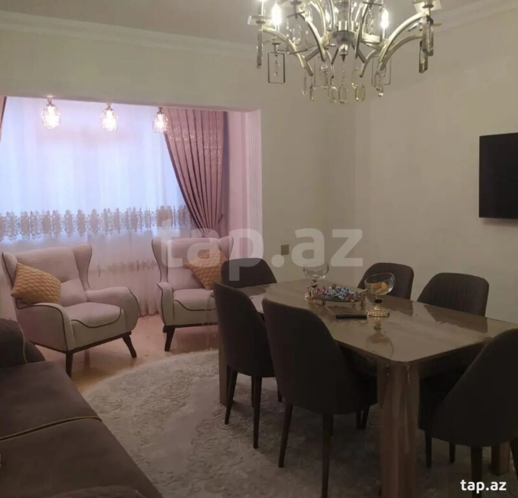 Kirayə verilir 2 otaqlı yeni tikili 70 m²