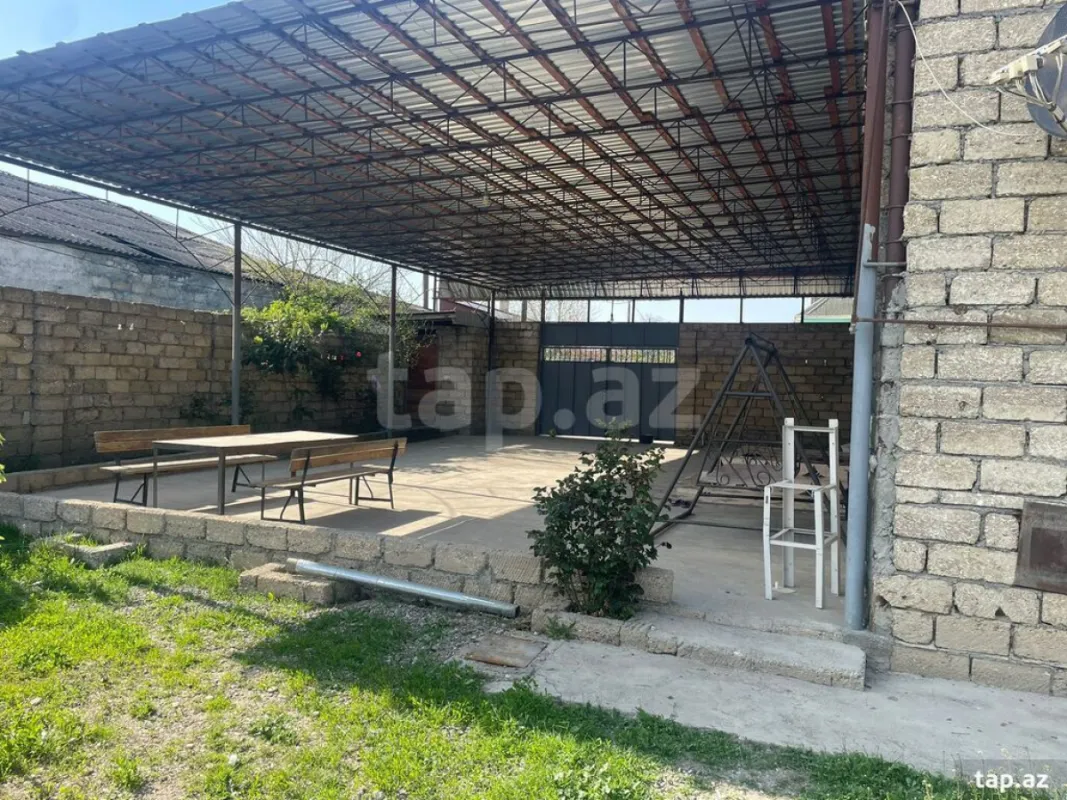 Satılır 4 otaqlı həyət evi