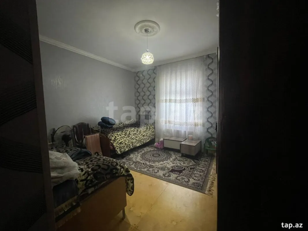 Satılır 4 otaqlı həyət evi