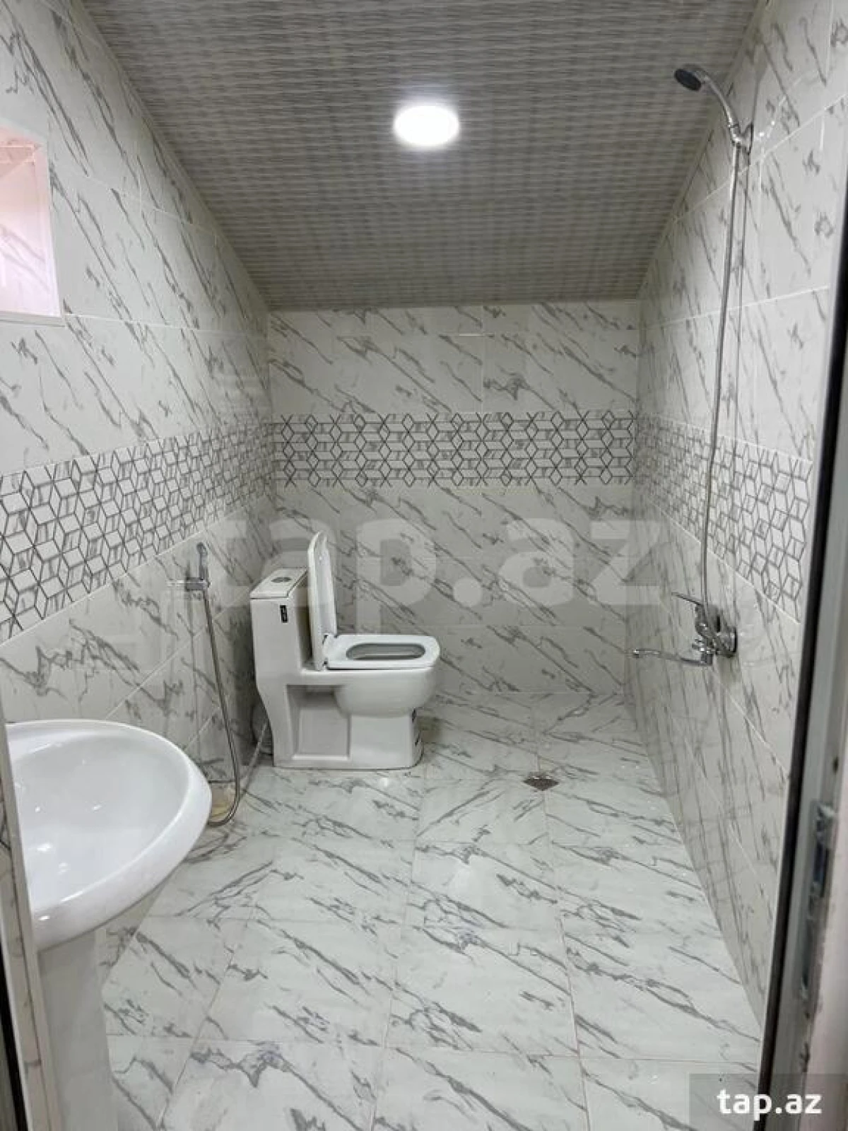 Kirayə verilir 5 otaqlı həyət evi