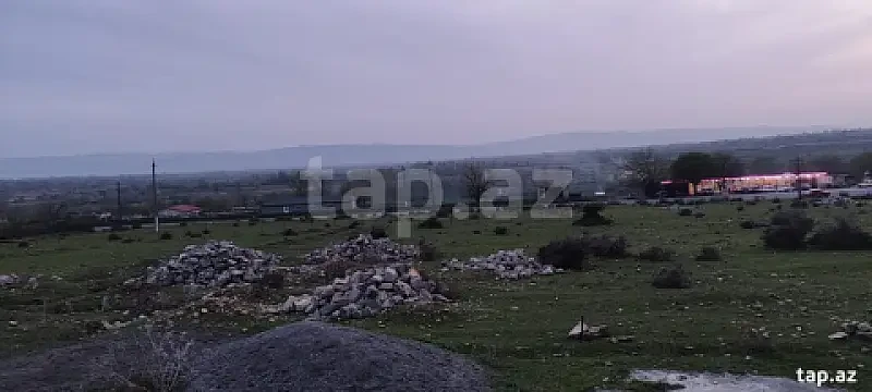Satılır torpaq sahəsi — Şəki
