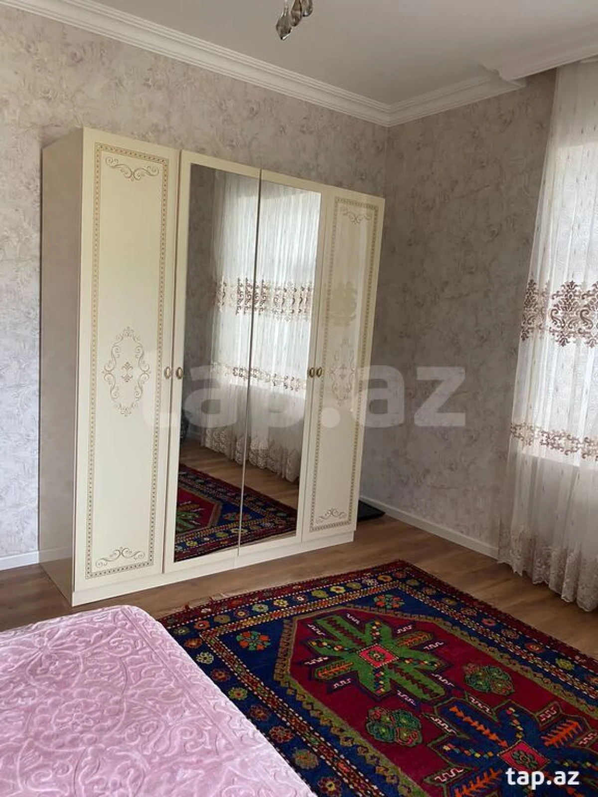 Satılır 5 otaqlı həyət evi 360 m²