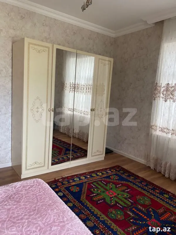 Satılır 5 otaqlı həyət evi 360 m²