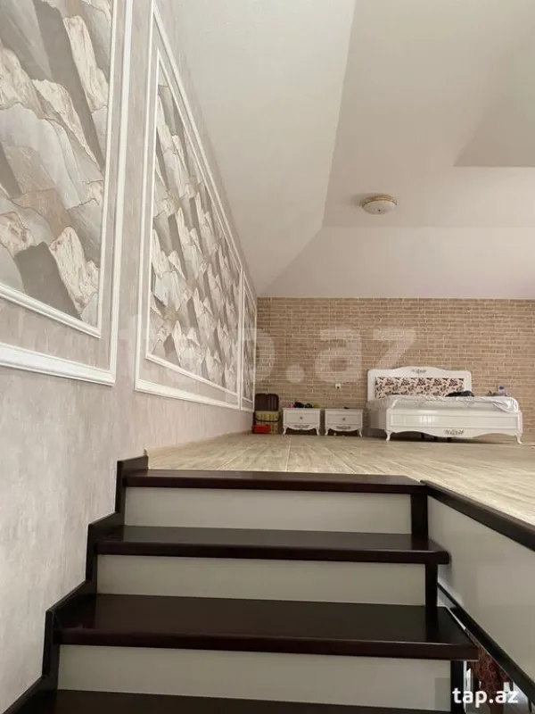 Satılır 5 otaqlı həyət evi 360 m²