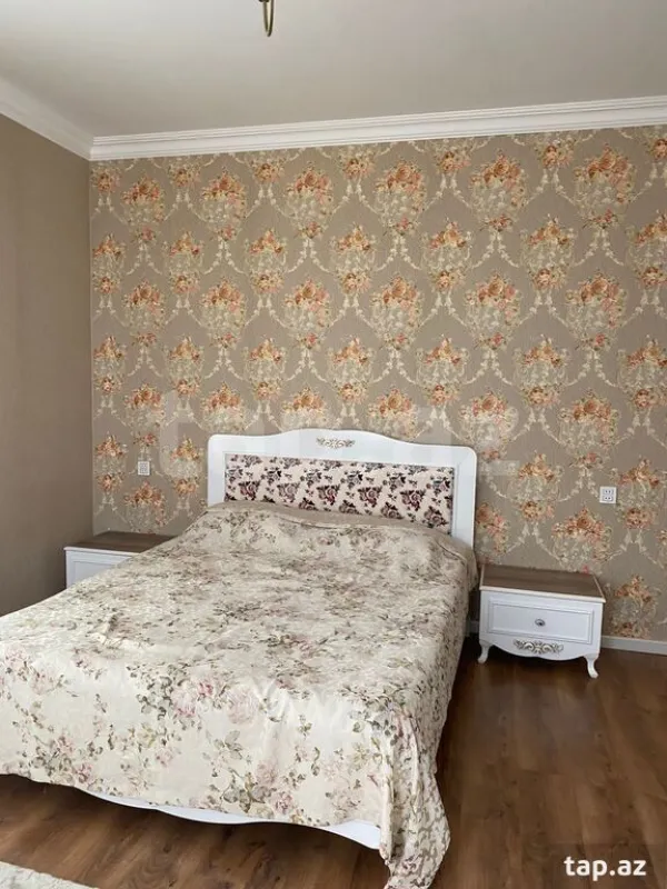 Satılır 5 otaqlı həyət evi 360 m²