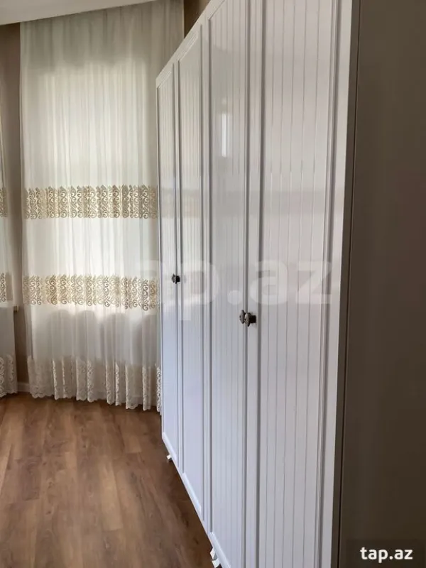 Satılır 5 otaqlı həyət evi 360 m²