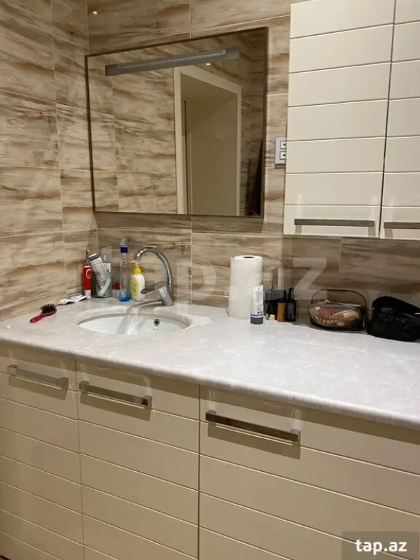 Satılır 5 otaqlı həyət evi 360 m²