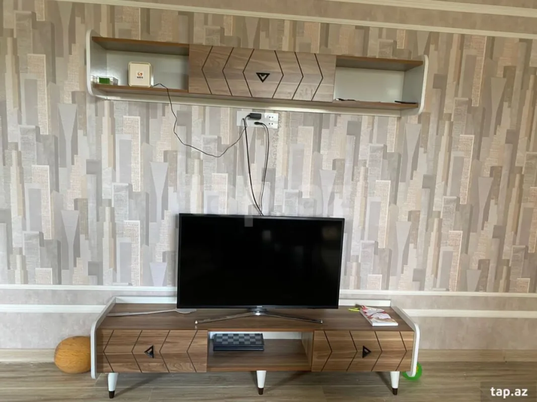 Satılır 5 otaqlı həyət evi 360 m²