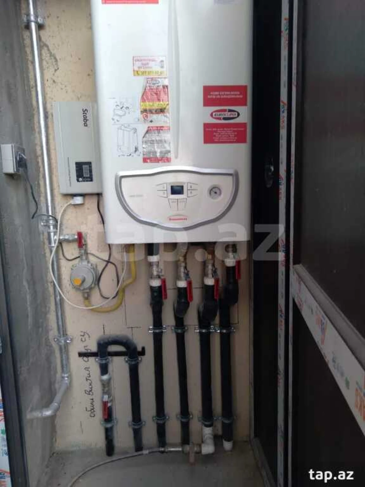 Satılır 5 otaqlı həyət evi 360 m²