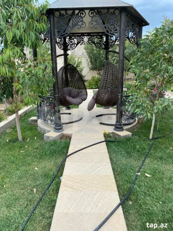 Satılır 5 otaqlı həyət evi 360 m²