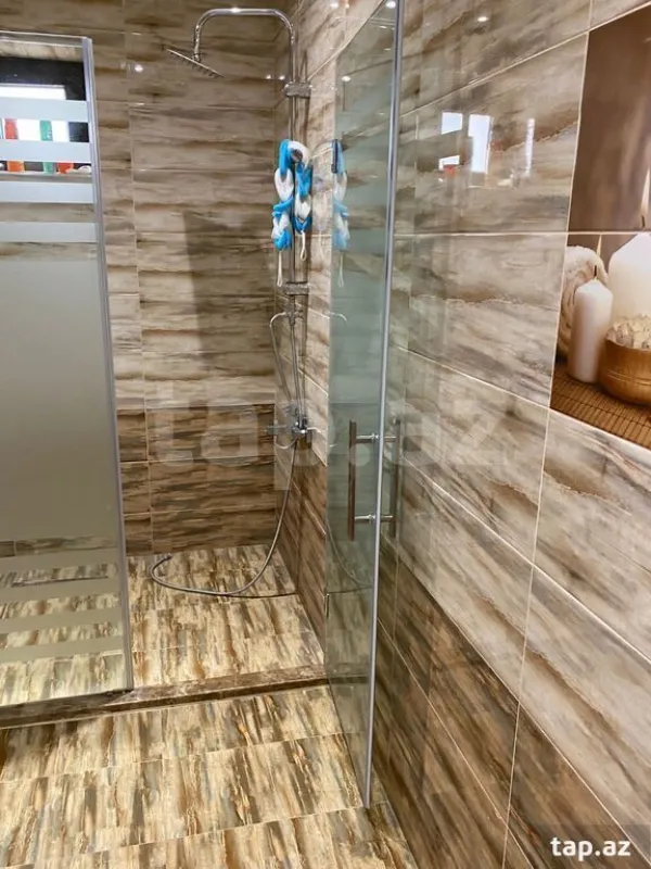 Satılır 5 otaqlı həyət evi 360 m²