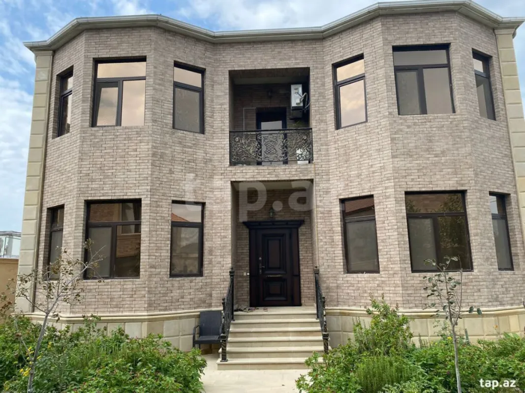 Satılır 5 otaqlı həyət evi 360 m²
