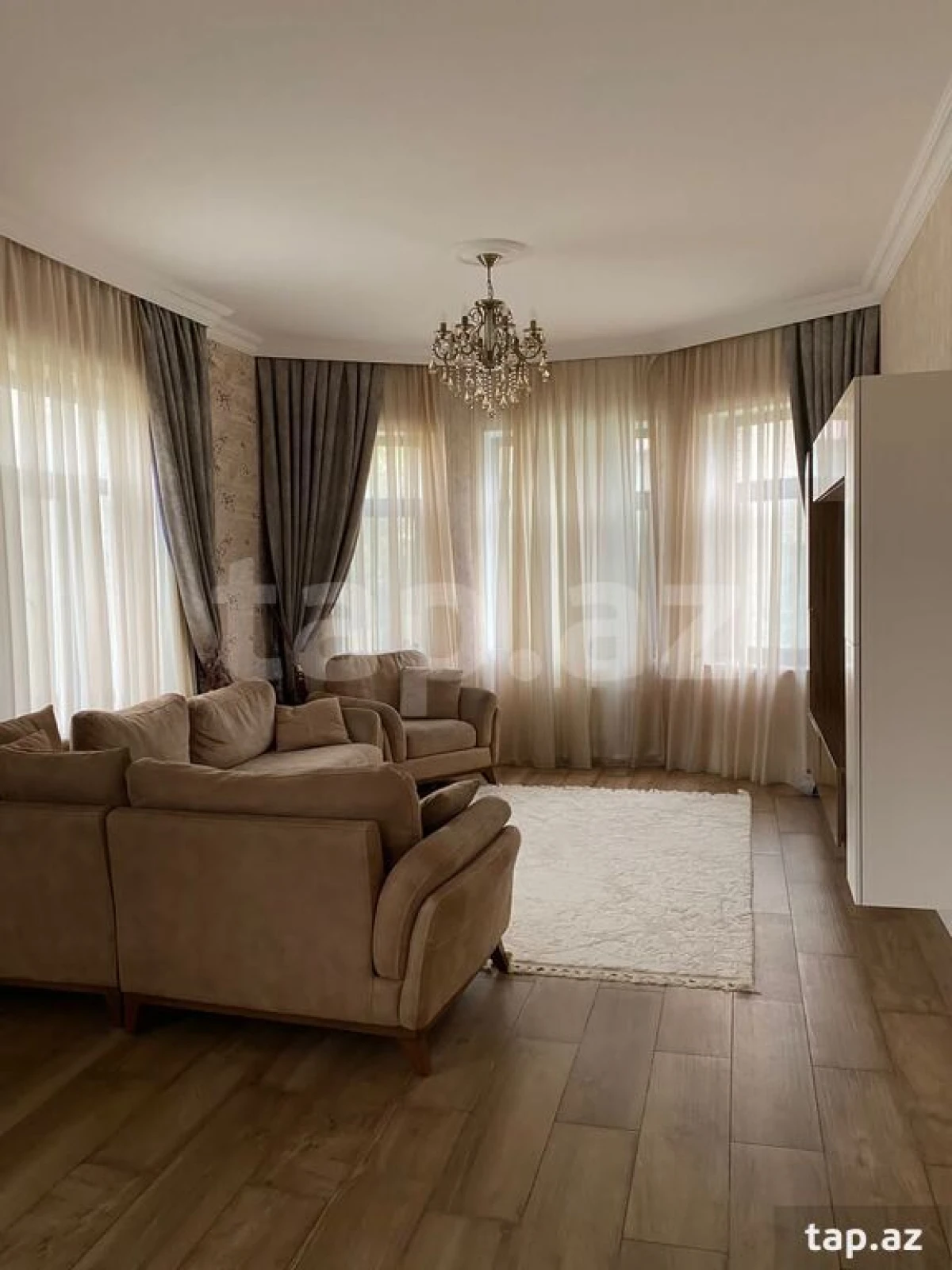 Satılır 5 otaqlı həyət evi 360 m²