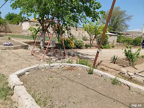 Satılır 3 otaqlı həyət evi