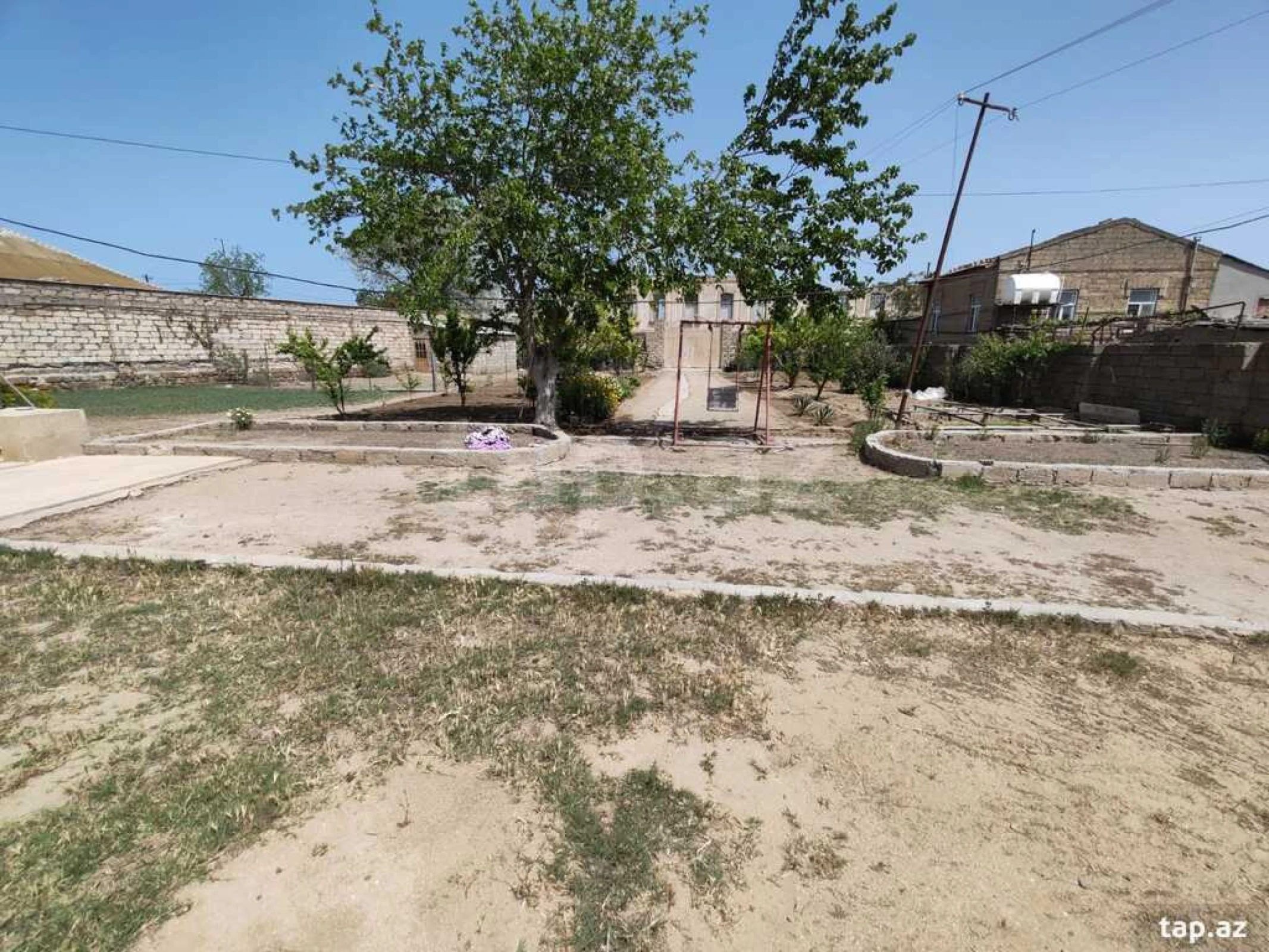 Satılır 3 otaqlı həyət evi