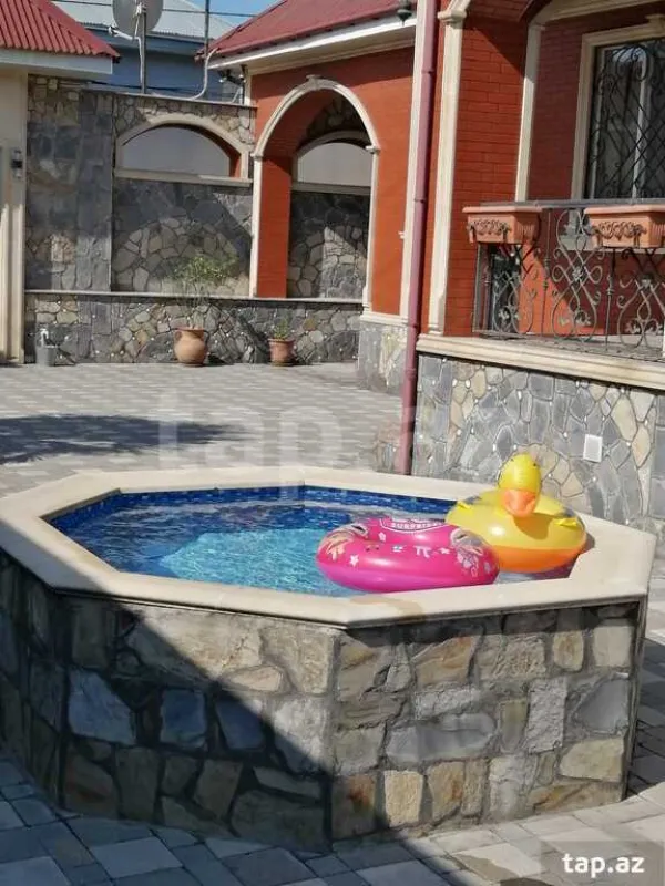 Kirayə verilir 4 otaqlı həyət evi