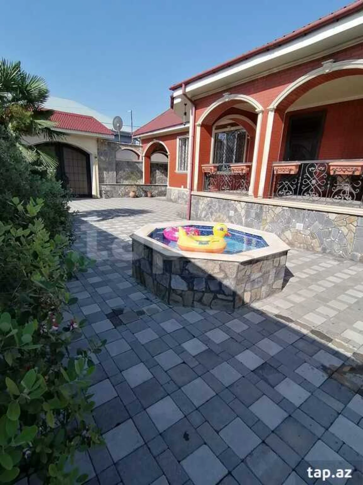 Kirayə verilir 4 otaqlı həyət evi