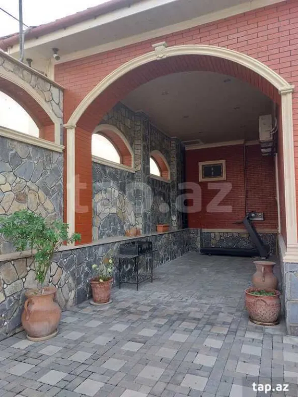 Kirayə verilir 4 otaqlı həyət evi