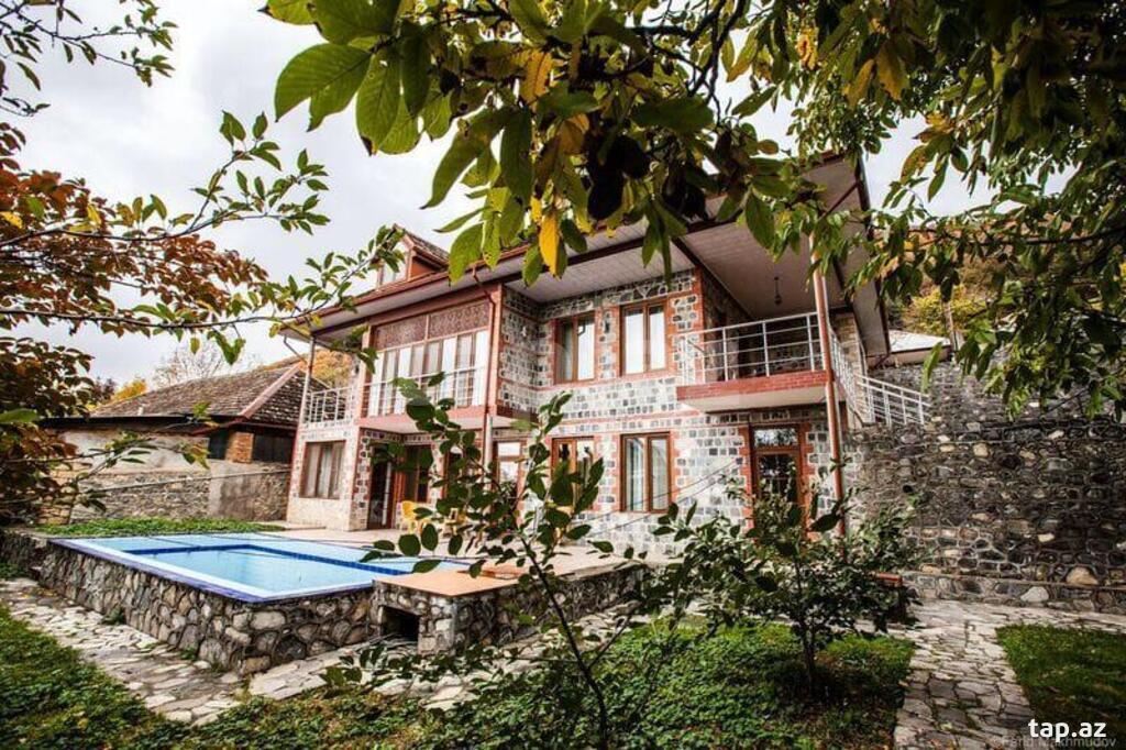 Kirayə verilir 7 otaqlı həyət evi 260 m²