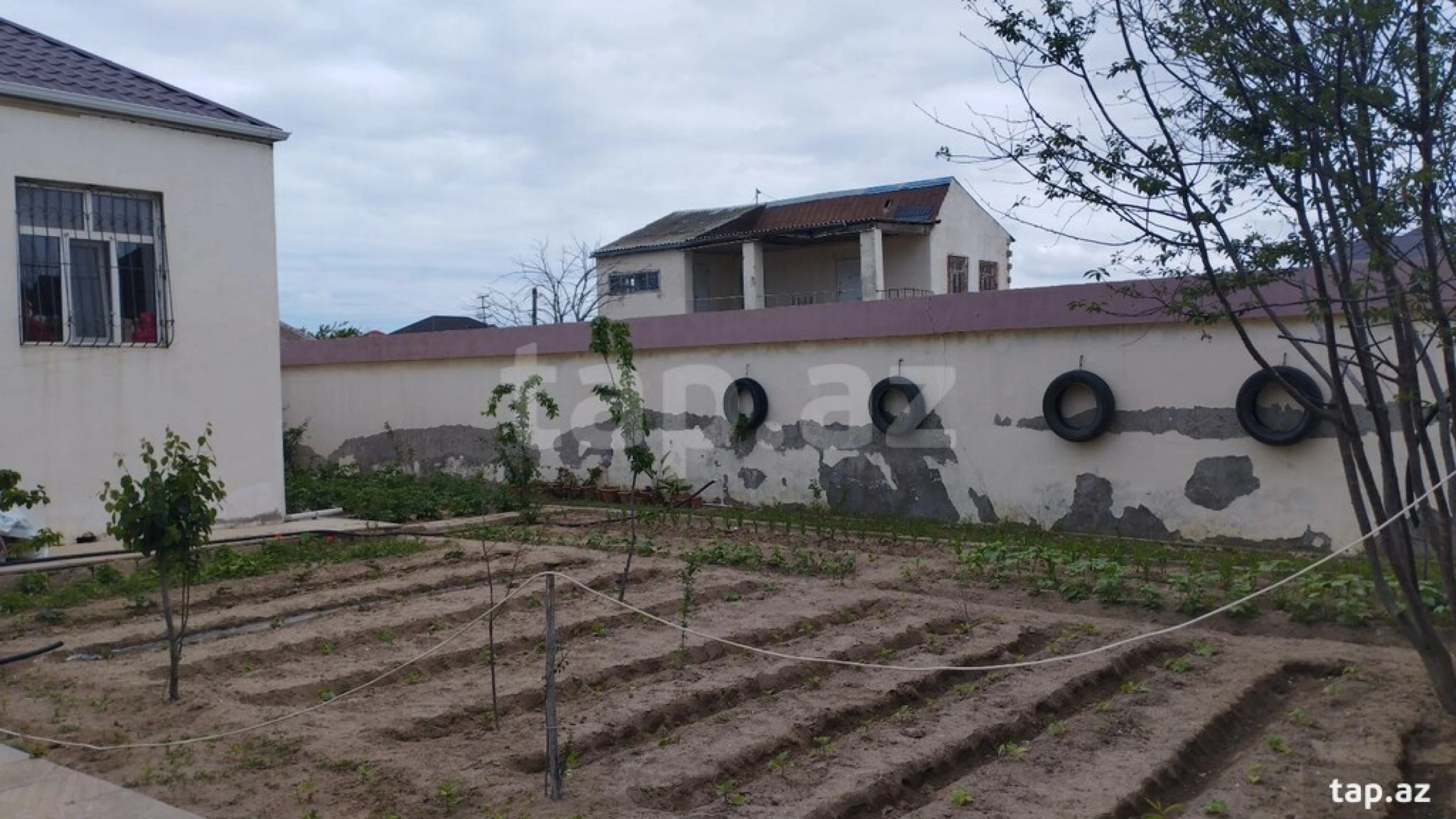 Satılır 3 otaqlı həyət evi