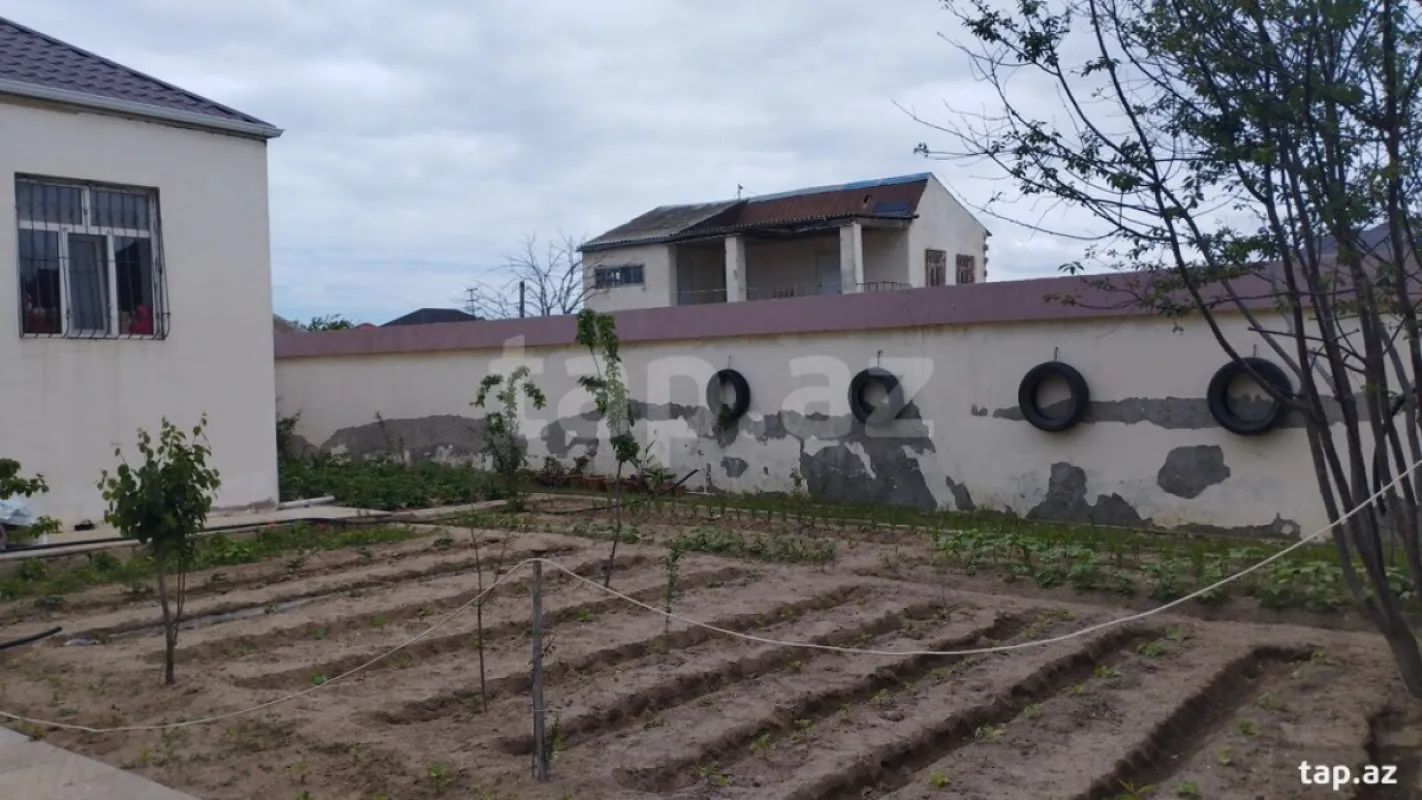Satılır 3 otaqlı həyət evi